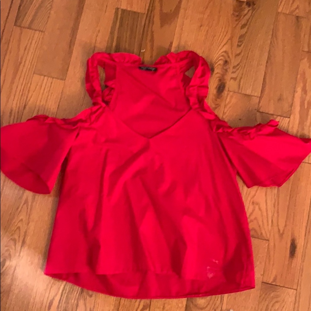 Red cold shoulder too